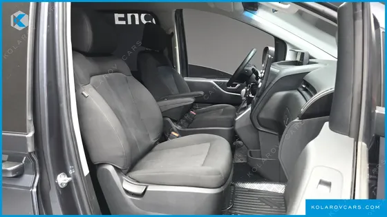 HYUNDAI STARIA CARGO 5-SEATER