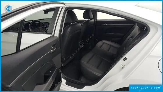 HYUNDAI ELANTRA (AVANTE) 1.6 GDI SMART