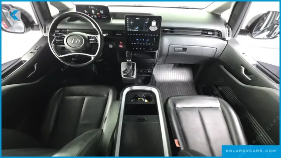 HYUNDAI STARIA CARGO 5-SEATER
