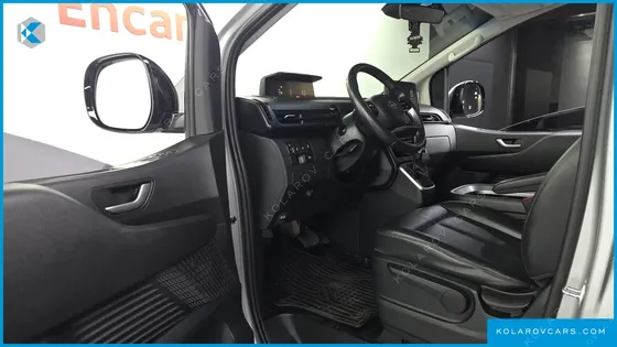 HYUNDAI STARIA CARGO 5-SEATER