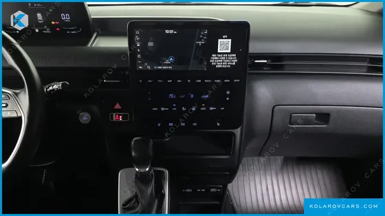HYUNDAI STARIA CARGO 5-SEATER