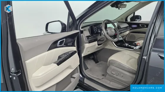 KIA CARNIVAL GASOLINE 7-SEATER SIGNATURE