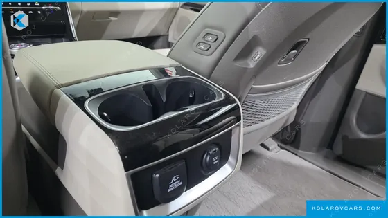 KIA CARNIVAL GASOLINE 7-SEATER SIGNATURE