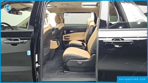KIA CARNIVAL GASOLINE 9-SEATER SIGNATURE