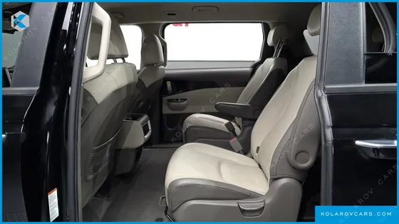 KIA CARNIVAL DIESEL 9-SEATER PRESTIGE