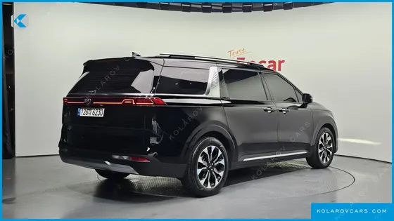 KIA CARNIVAL GASOLINE 9-SEATER NOBLESSE