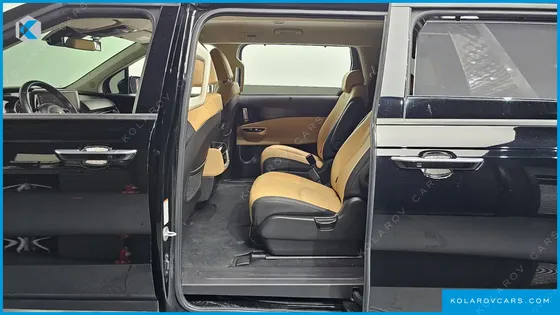 KIA CARNIVAL GASOLINE 9-SEATER NOBLESSE