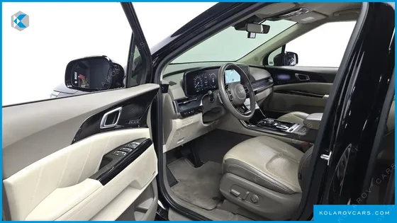 KIA CARNIVAL GASOLINE 7-SEATER HI-LIMOUSINE