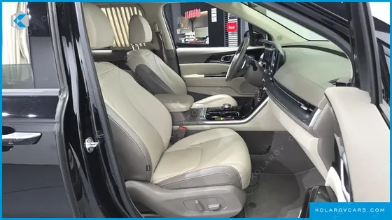 KIA CARNIVAL GASOLINE 7-SEATER HI-LIMOUSINE