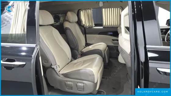 KIA CARNIVAL GASOLINE 7-SEATER HI-LIMOUSINE