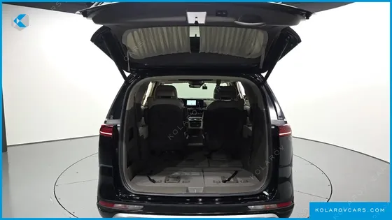 KIA CARNIVAL GASOLINE 7-SEATER HI-LIMOUSINE