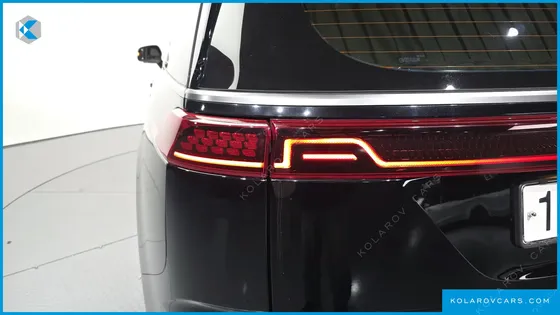 KIA CARNIVAL GASOLINE 7-SEATER HI-LIMOUSINE