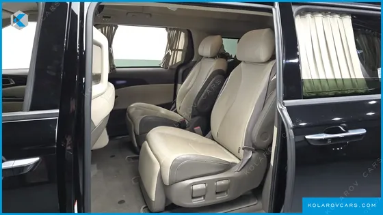 KIA CARNIVAL GASOLINE 7-SEATER HI-LIMOUSINE