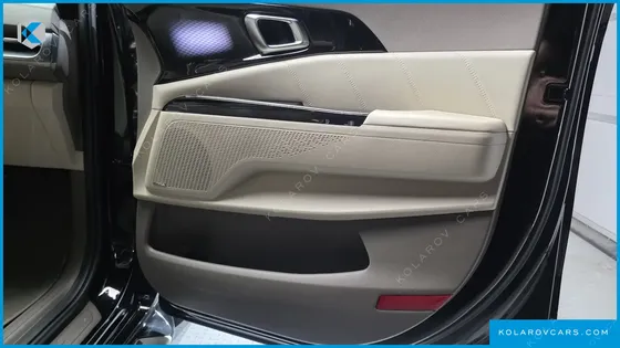 KIA CARNIVAL GASOLINE 4-SEATER HI-LIMOUSINE