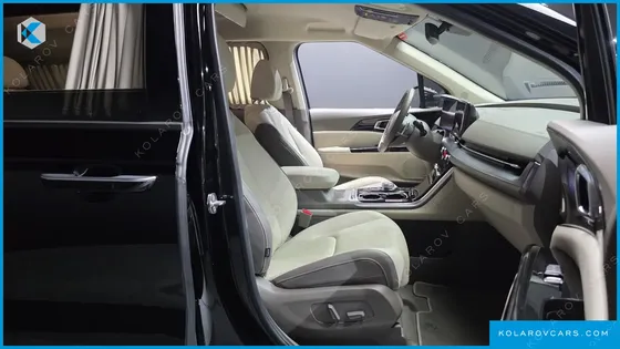 KIA CARNIVAL GASOLINE 4-SEATER HI-LIMOUSINE