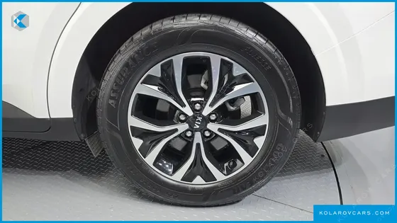KIA CARNIVAL DIESEL 9-SEATER PRESTIGE