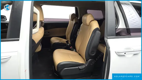 KIA CARNIVAL DIESEL 9-SEATER PRESTIGE