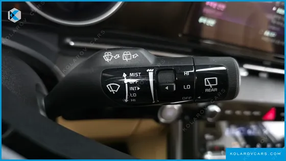 KIA CARNIVAL DIESEL 9-SEATER PRESTIGE