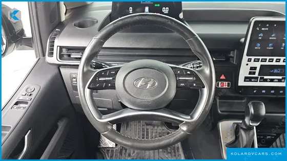 HYUNDAI STARIA TOURER 9-SEATER