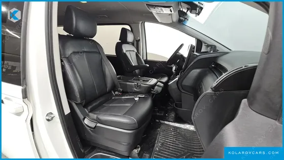 HYUNDAI STARIA TOURER 9-SEATER