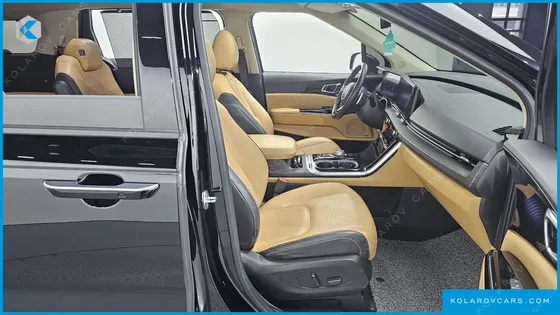KIA CARNIVAL DIESEL 9-SEATER SIGNATURE
