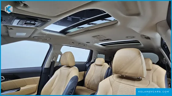 KIA CARNIVAL DIESEL 9-SEATER SIGNATURE