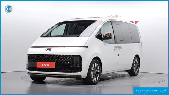 HYUNDAI STARIA 4WD LOUNGE 9-SEATER