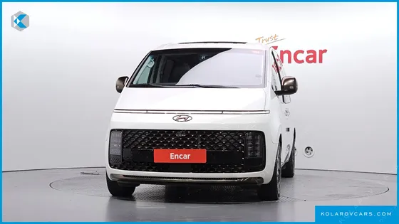 HYUNDAI STARIA 4WD LOUNGE 9-SEATER