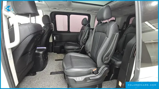 HYUNDAI STARIA 4WD LOUNGE 9-SEATER