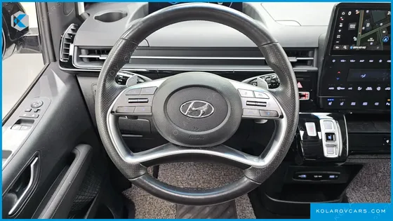 HYUNDAI STARIA 4WD LOUNGE 9-SEATER