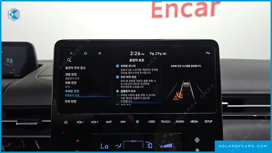 HYUNDAI STARIA 4WD LOUNGE 9-SEATER