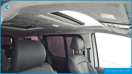 HYUNDAI STARIA 4WD LOUNGE 9-SEATER