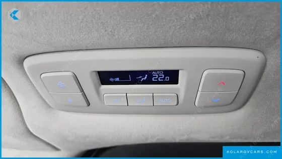 HYUNDAI STARIA 4WD LOUNGE 9-SEATER