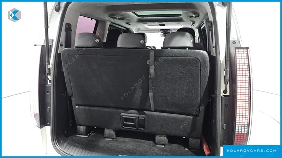 HYUNDAI STARIA 4WD LOUNGE 9-SEATER
