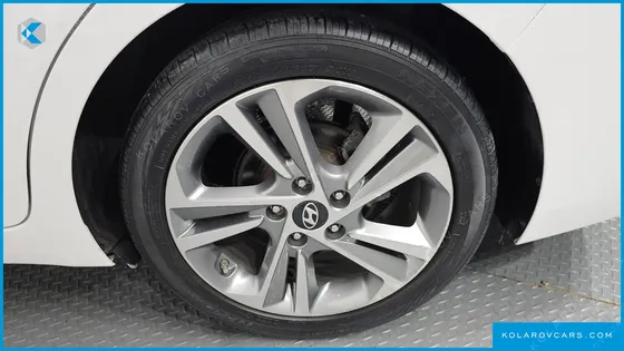 HYUNDAI ELANTRA (AVANTE) 1.6 GDI VALUE PLUS