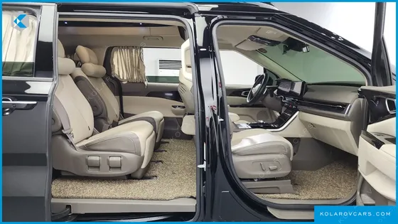 KIA CARNIVAL GASOLINE 7-SEATER HI-LIMOUSINE