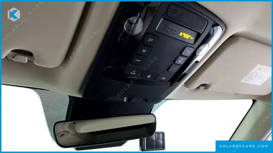 KIA CARNIVAL GASOLINE 7-SEATER HI-LIMOUSINE