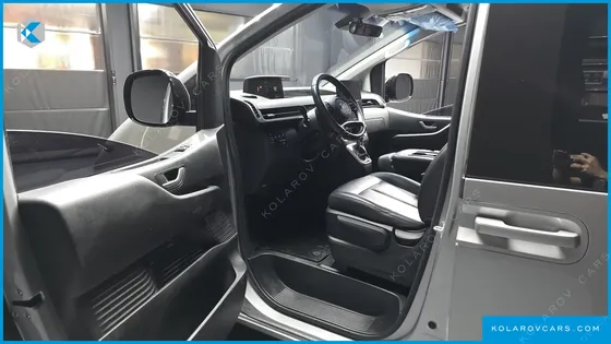 HYUNDAI STARIA CARGO 3-SEATER