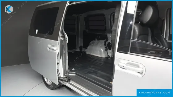 HYUNDAI STARIA CARGO 3-SEATER