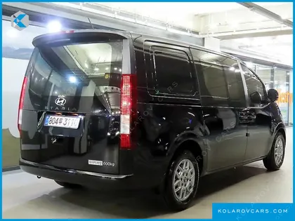 HYUNDAI STARIA CARGO 5-SEATER