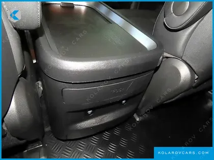 HYUNDAI STARIA CARGO 5-SEATER
