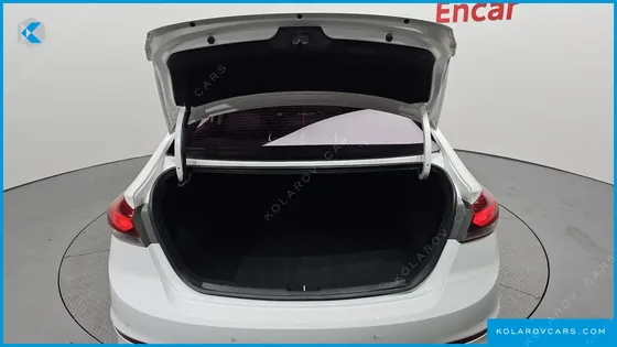HYUNDAI ELANTRA (AVANTE) 1.6 GDI SMART