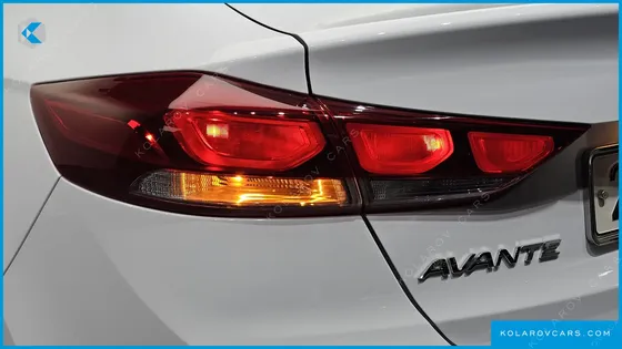 HYUNDAI ELANTRA (AVANTE) 1.6 GDI SMART