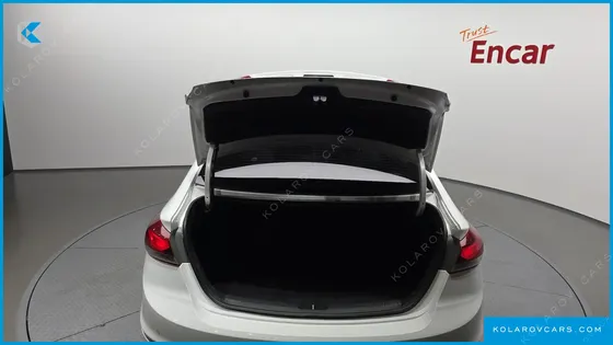 HYUNDAI ELANTRA (AVANTE) 1.6 E-VGT SMART
