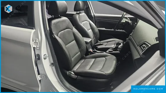 HYUNDAI ELANTRA (AVANTE) 1.6 GDI SMART