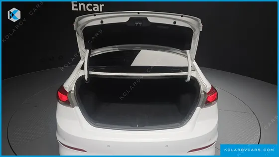 HYUNDAI ELANTRA (AVANTE) 1.6 GDI SMART