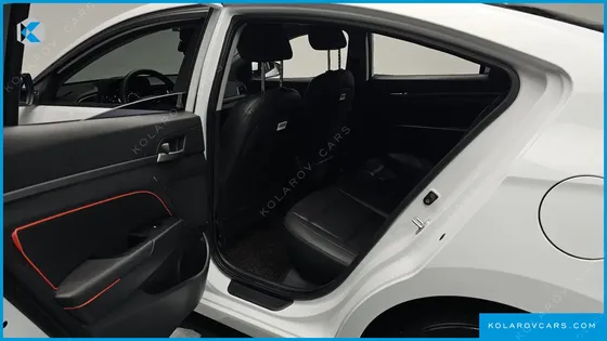 HYUNDAI ELANTRA (AVANTE) 1.6 GDI VALUE PLUS