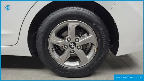 HYUNDAI ELANTRA (AVANTE) 1.6 GDI SMART