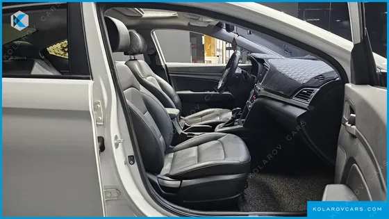 HYUNDAI ELANTRA (AVANTE) 1.6 GDI SMART