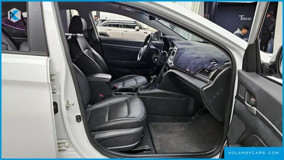 HYUNDAI ELANTRA (AVANTE) 1.6 GDI SMART